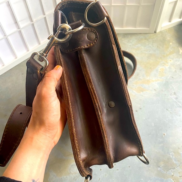 SOLD- Saddleback Leather Company Messenger Briefcase with Lifetime Warranty - Picture 10 of 11